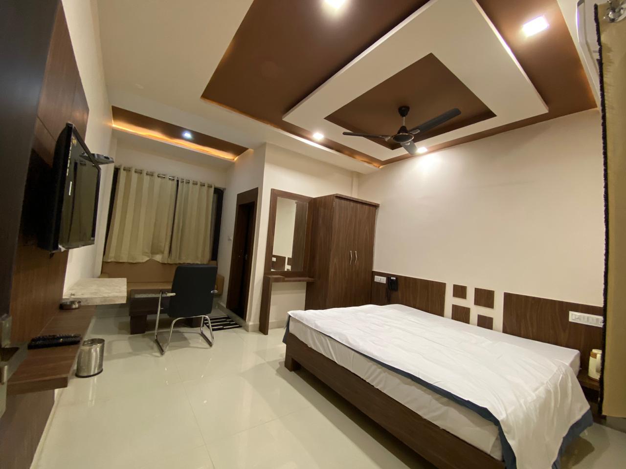 Hotel Bhavna - Tap to explore photos