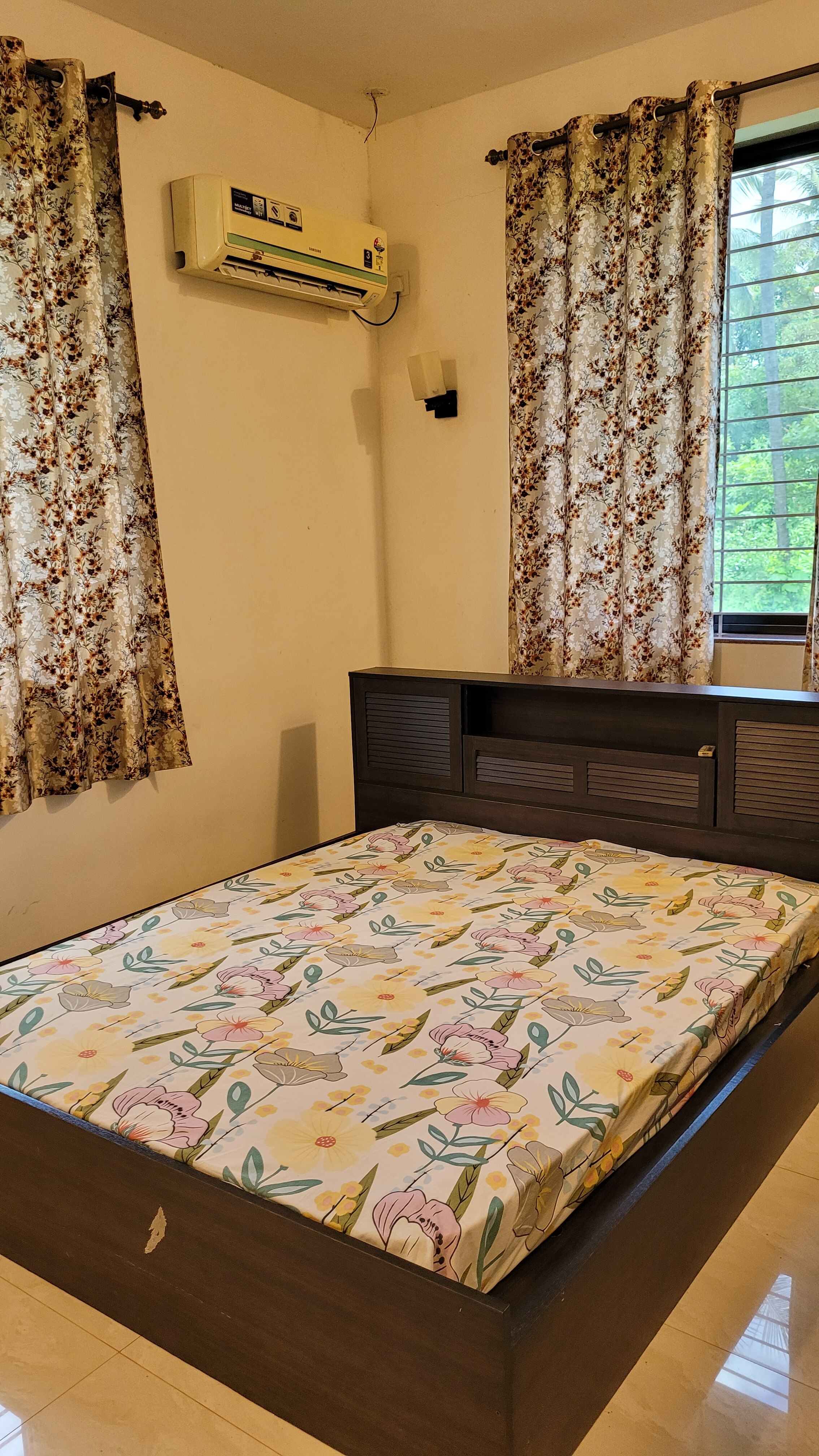 Country side cheerful villa, with hot tub, wifi. - Tap to explore photos