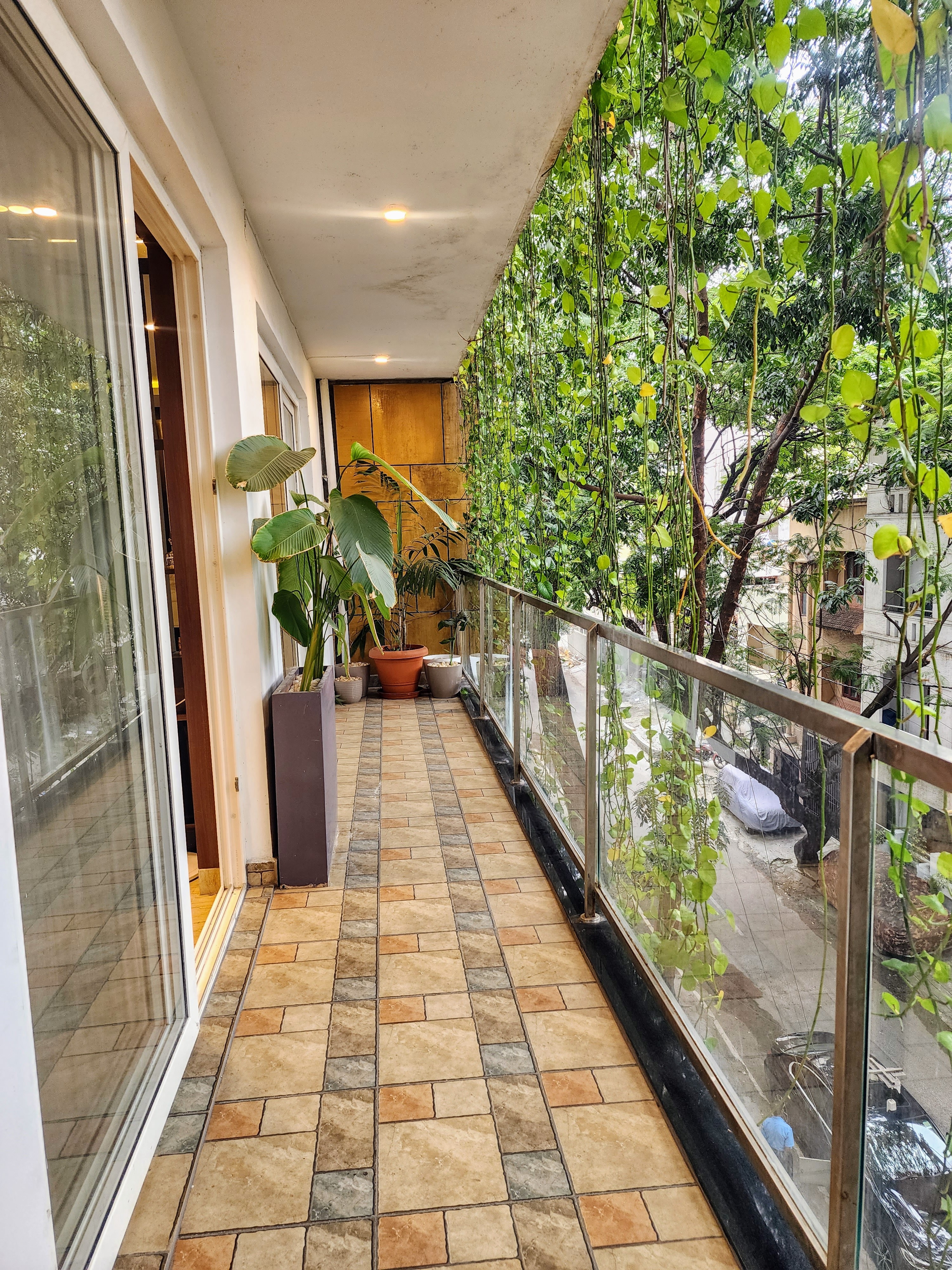 Highland Duplex in City Center - Tap to explore photos