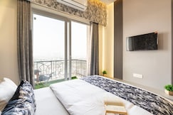 Stay Noir   Elegant Retreat with City View, Greater Noida