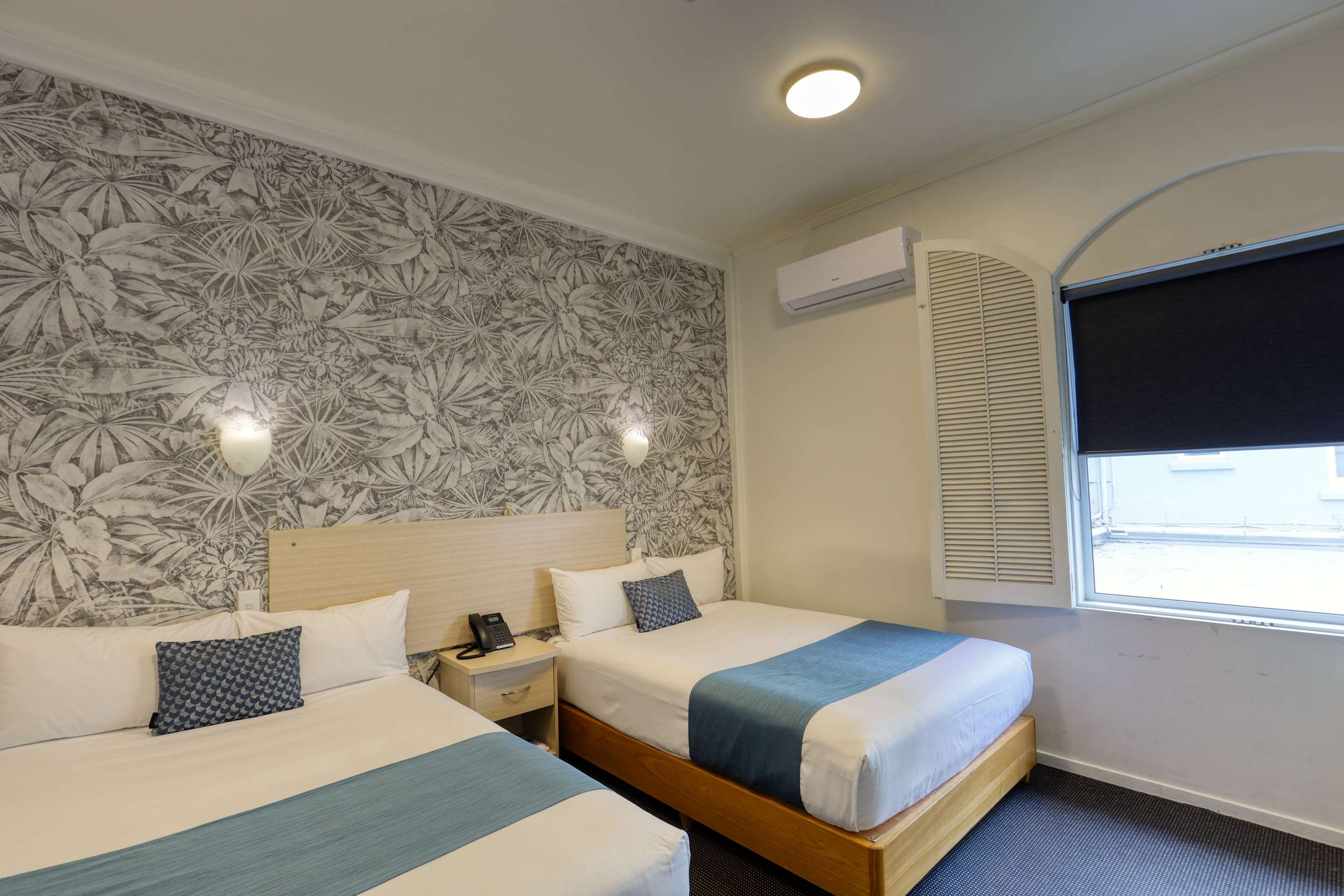 Ramada by Wyndham Hamilton City Center - Tap to explore photos