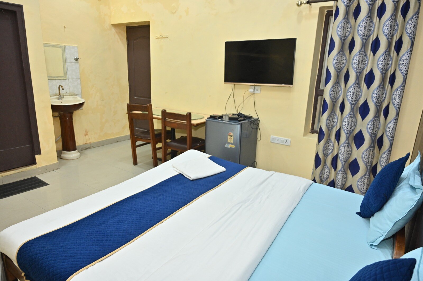 Hotel Lila Lucknow - Tap to explore photos