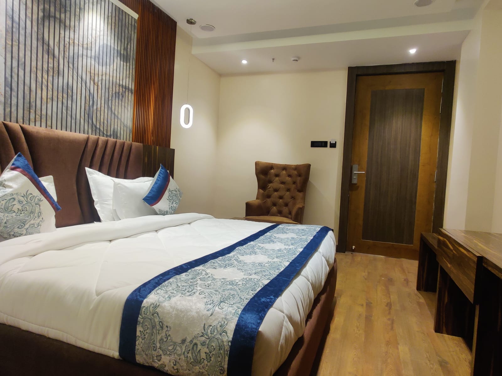 Hotel KHS Landmark Prayagraj - The Boutique Hotel - Tap to explore photos