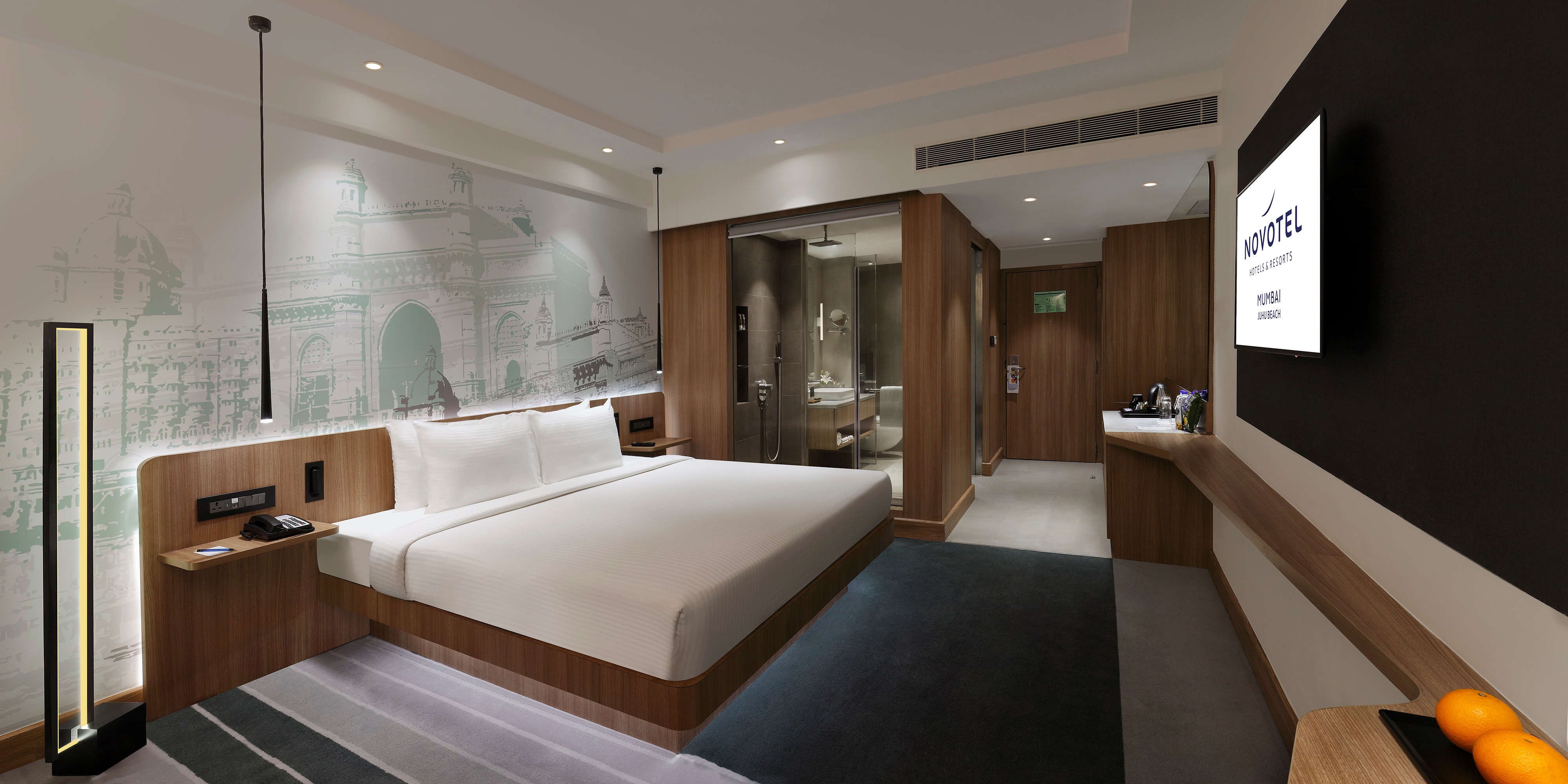Premier King Bed City View - Higher Floor, Buffet Breakfast, Premier Lounge with IMFL Cocktail Hrs. 1