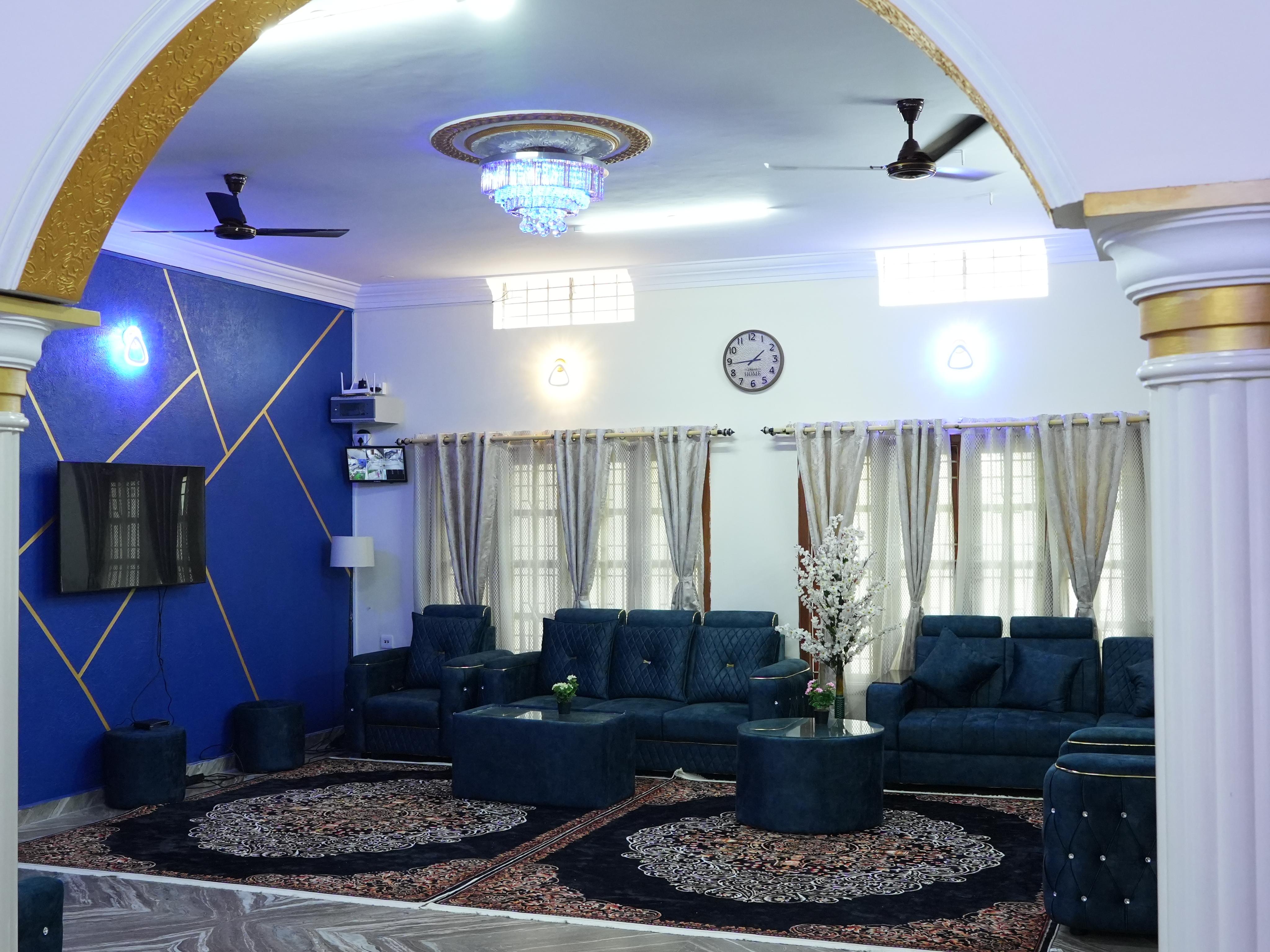Raaha Luxury Home Stay - Tap to explore photos