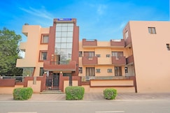 FabHotel The Grand Olive, Noida