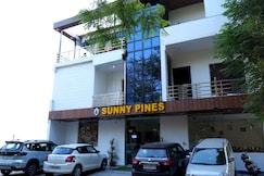 Sunny Pines Resort, Lansdowne
