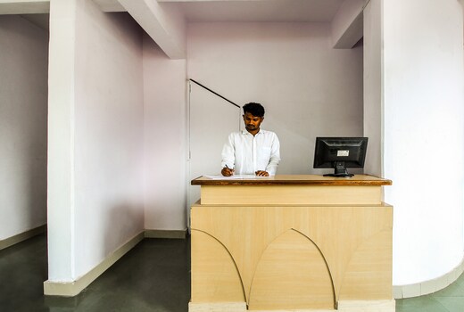 Hotel O Galaxy Near INOX