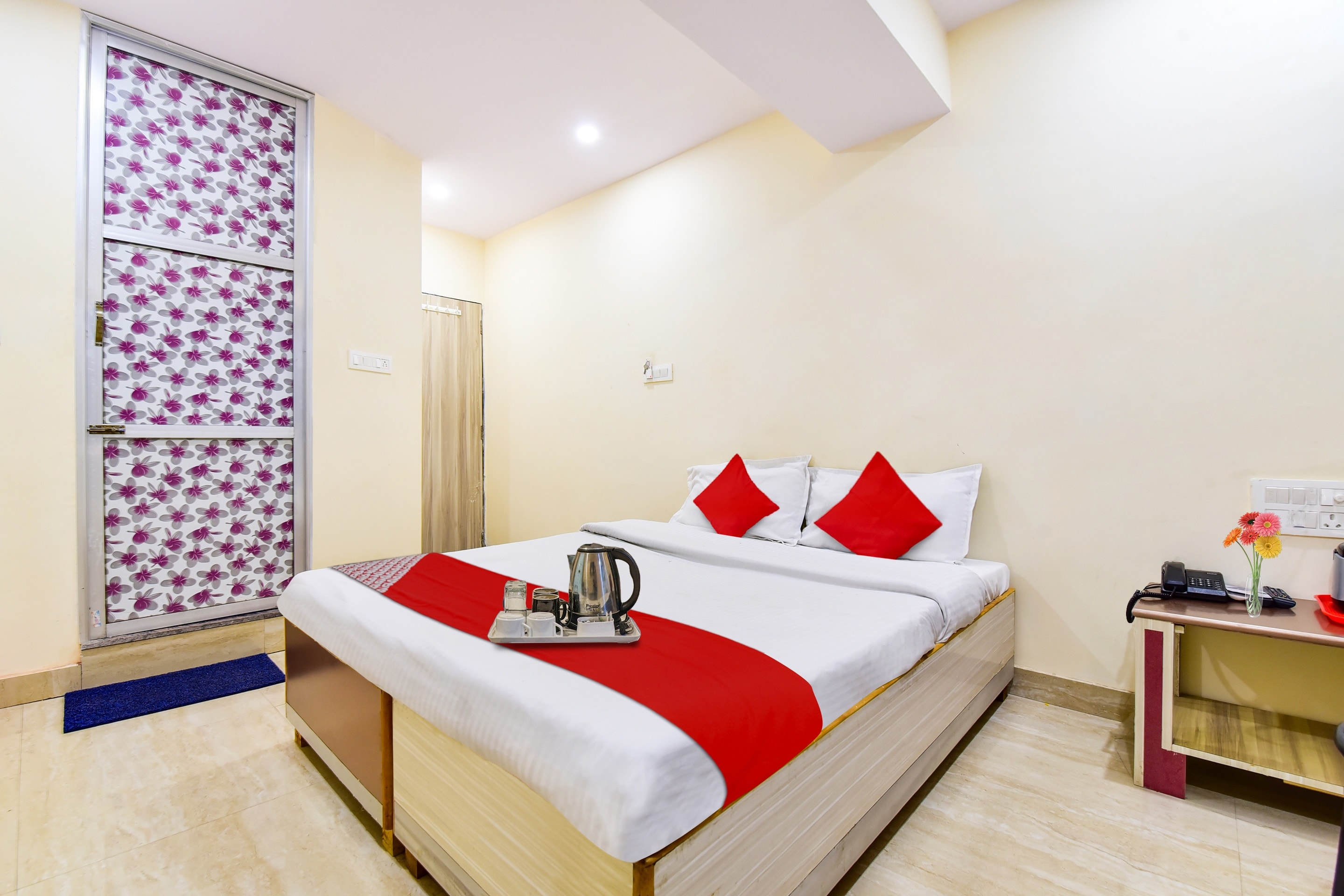Super Hotel O Tourist Residency - Tap to explore photos