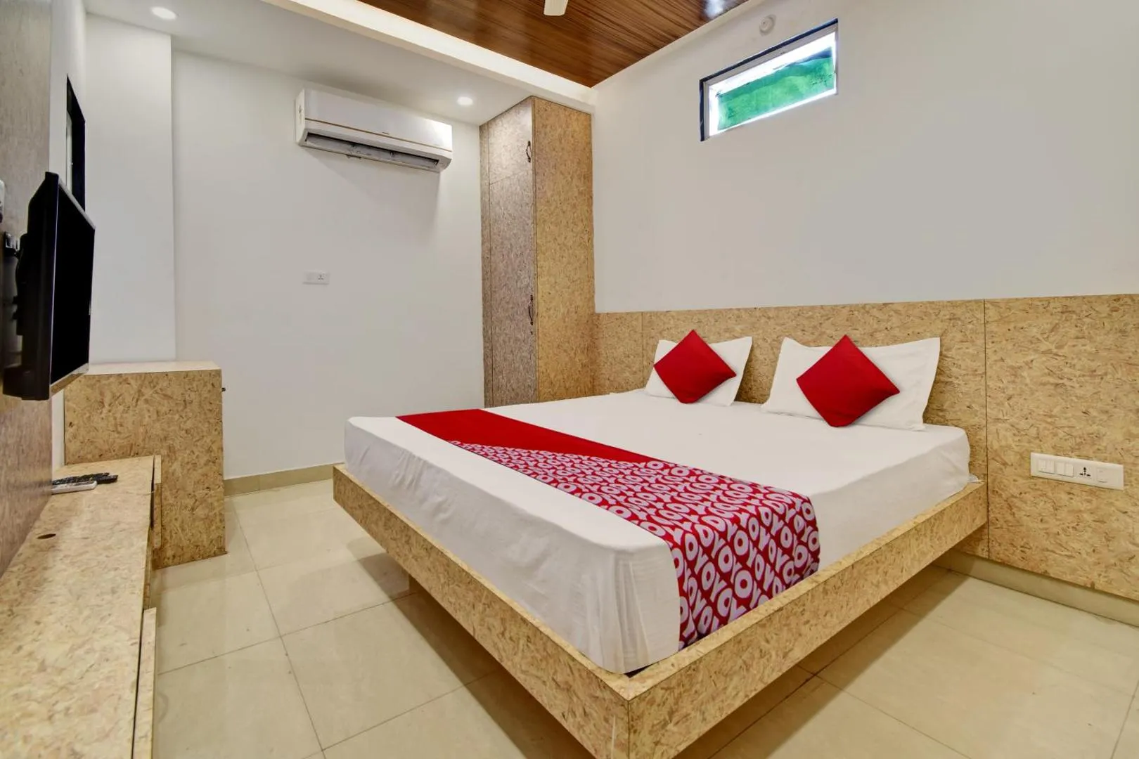 Hotel Laxmi Inn - Tap to explore photos
