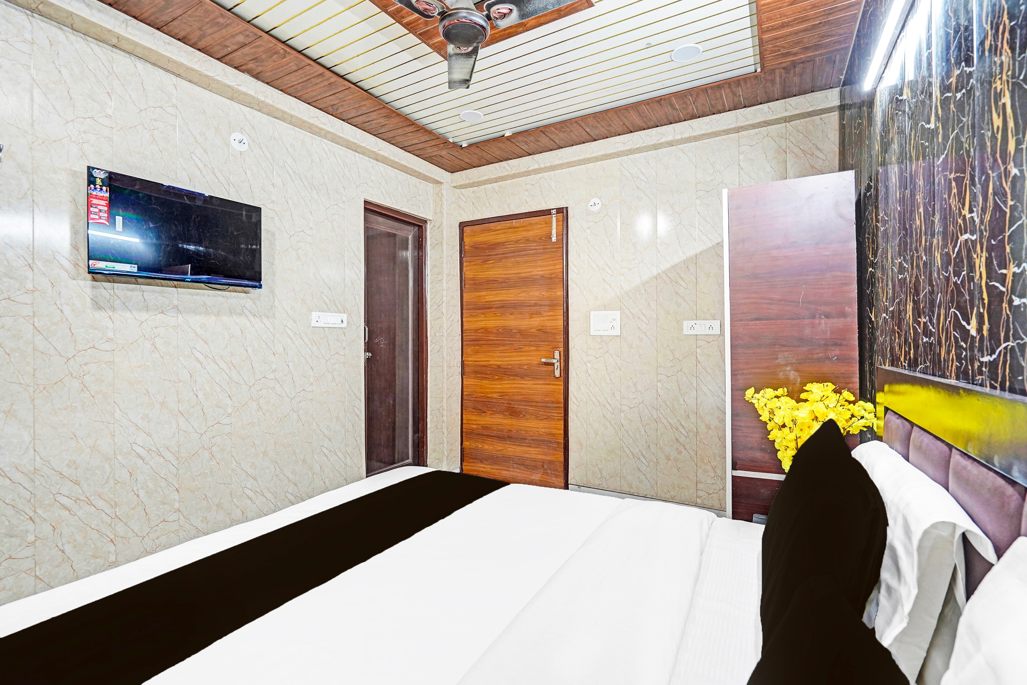 Super Hotel O Eco Tech 2 Greater Noida - Tap to explore photos