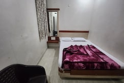 Hotel Dwarka Nilayam, Shirdi