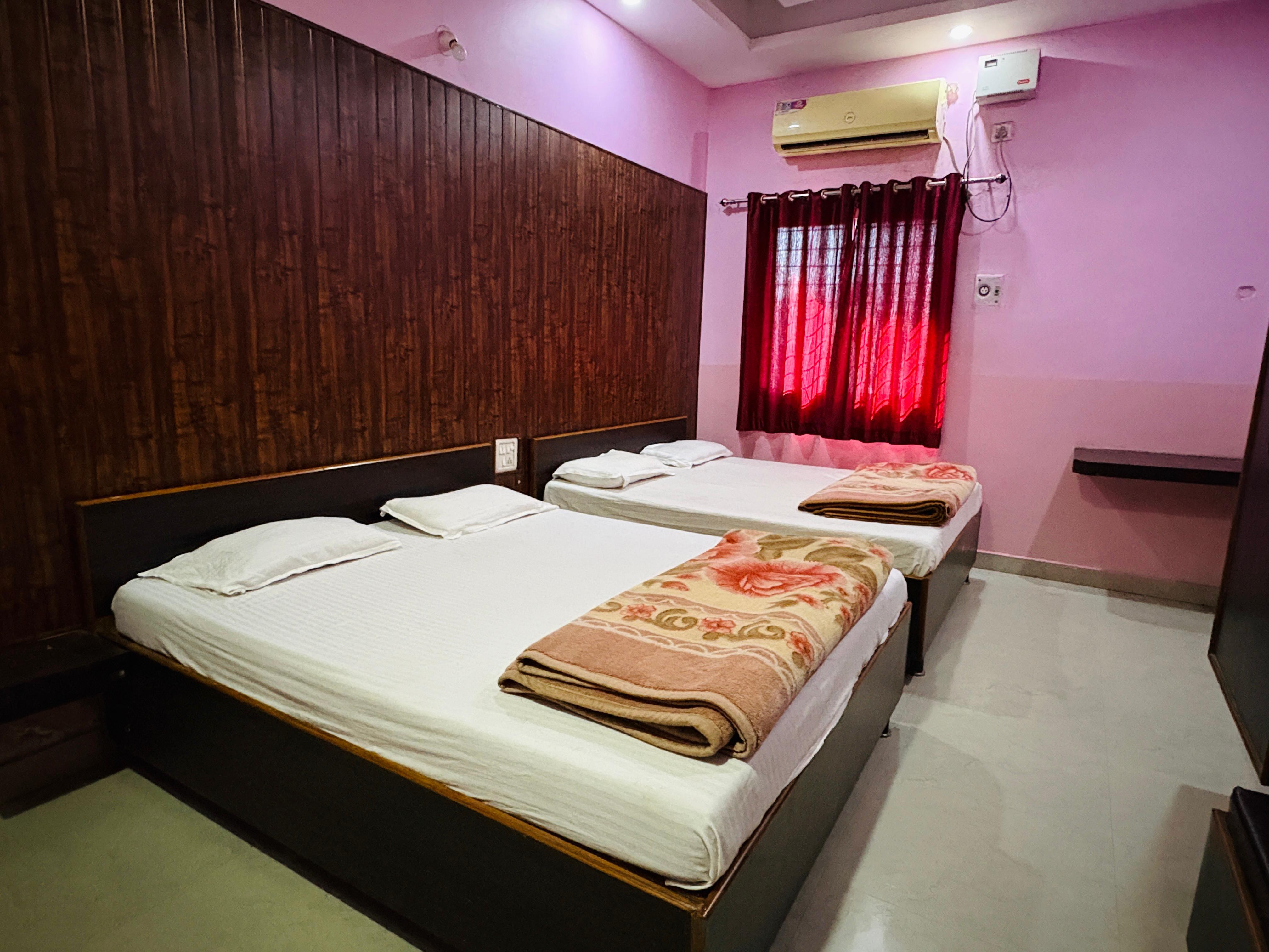 Hotel restaurant om jai jagdish - Tap to explore photos