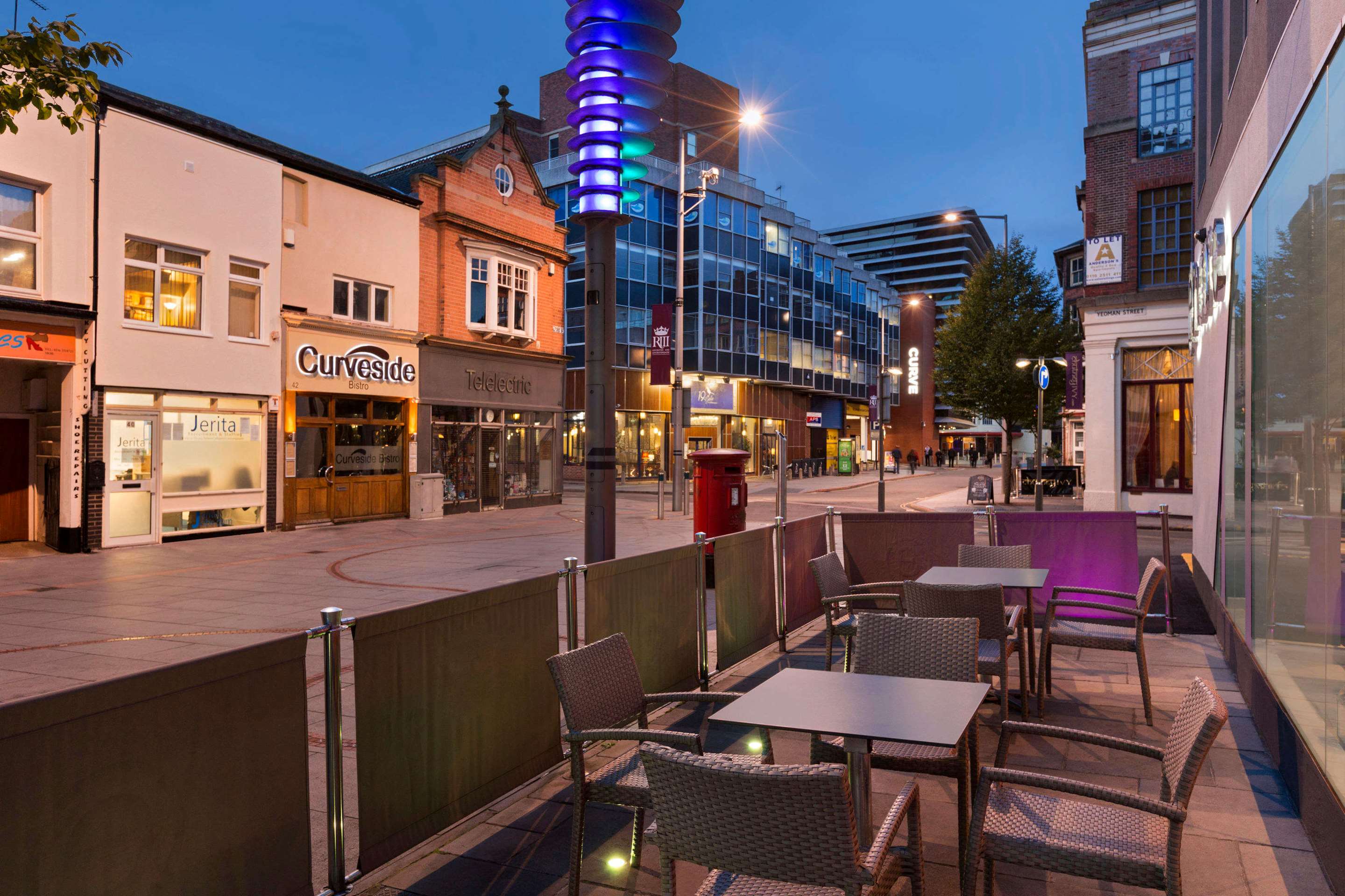 Ramada Encore by Wyndham Leicester City Centre - Tap to explore photos