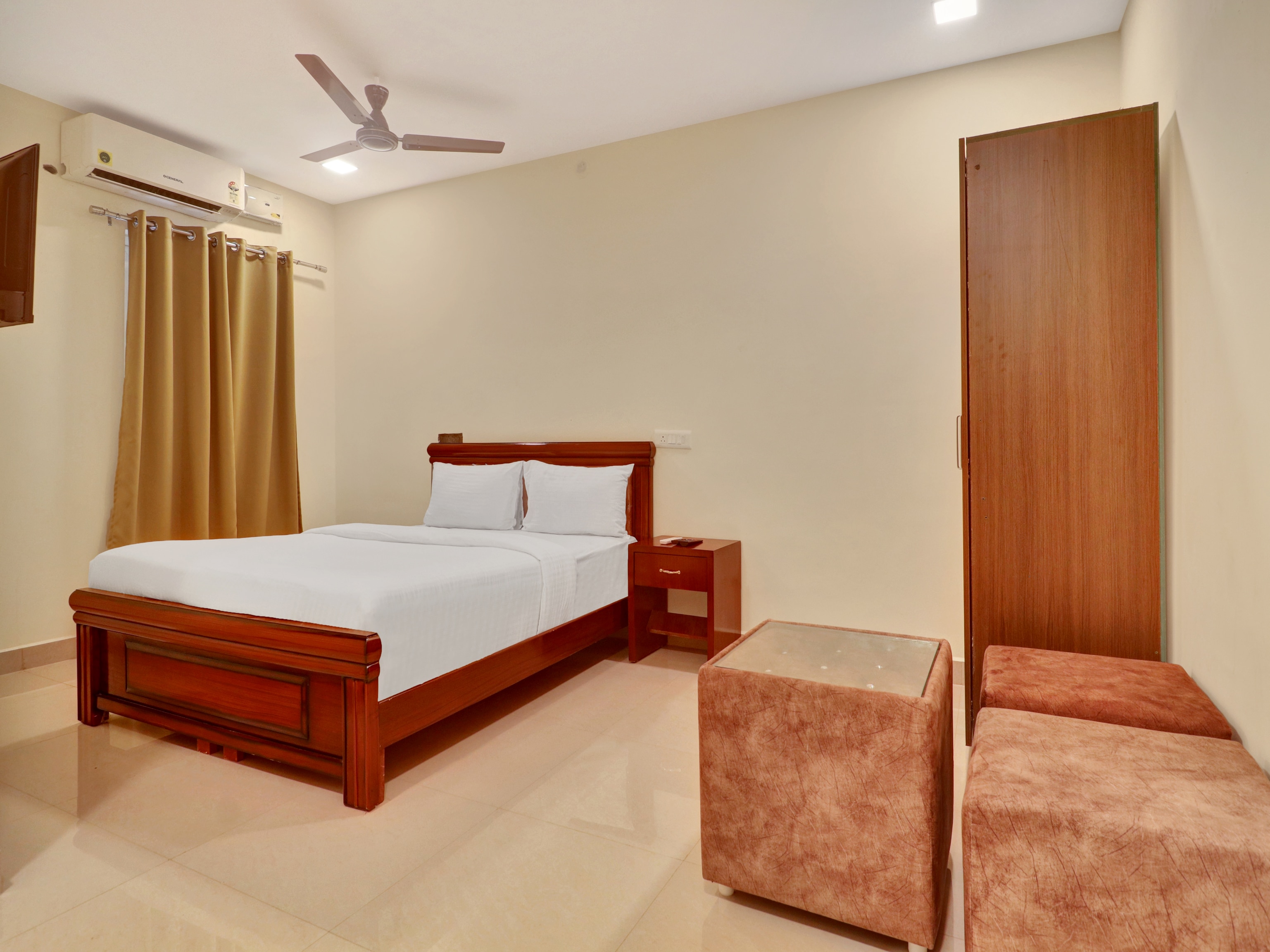 Hotel H Madhapur - Tap to explore photos