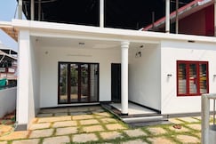 Sachu and Rose 3BHK Kuriachira 2KM to Swaraj Round MTRA81, Guruvayur