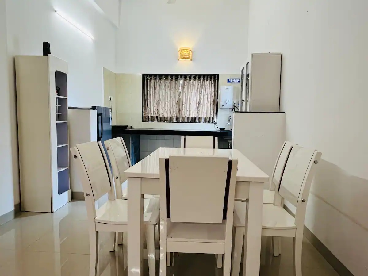 Felicity Stays Lake Escape 3BHK with Pvt Pool - Tap to explore photos