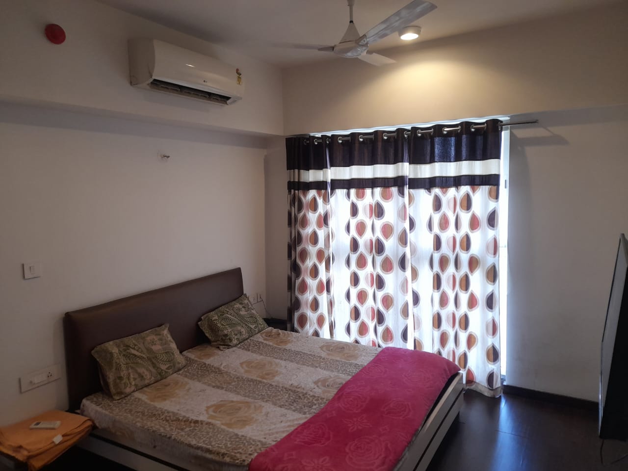 Chic and Cozy Studio Living in Lodha Belmondo - Tap to explore photos
