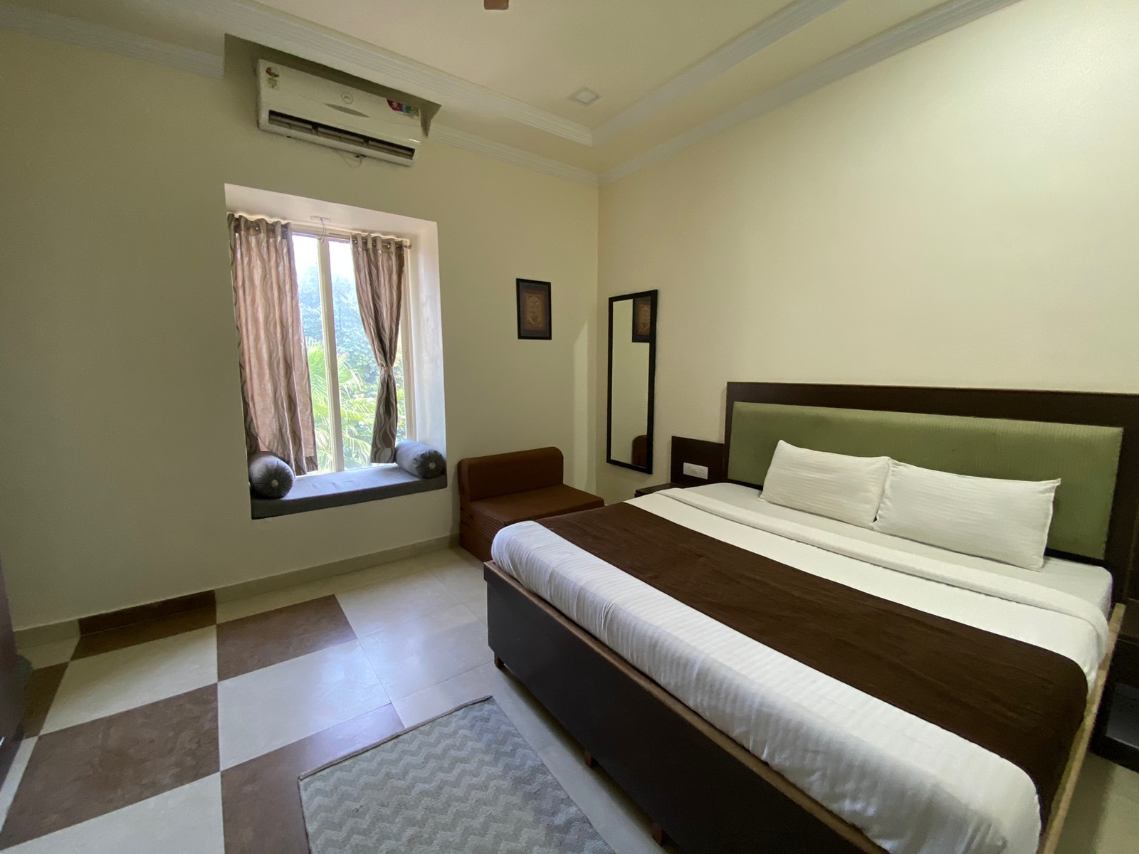 Indraprastha Resort - Tap to explore photos