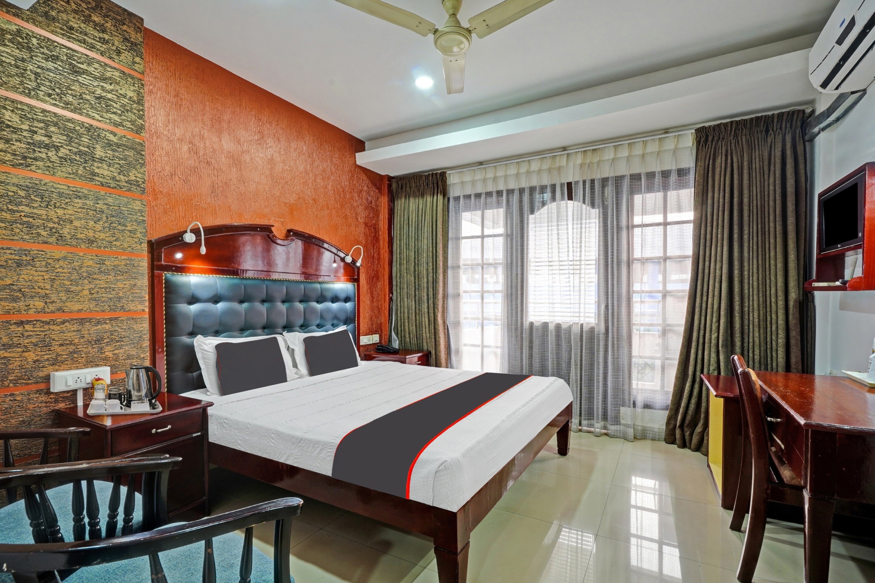 Collection O Chalakudy Hotels - Tap to explore photos