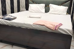 Hotel O Golden Palace Homestay, Ayodhya