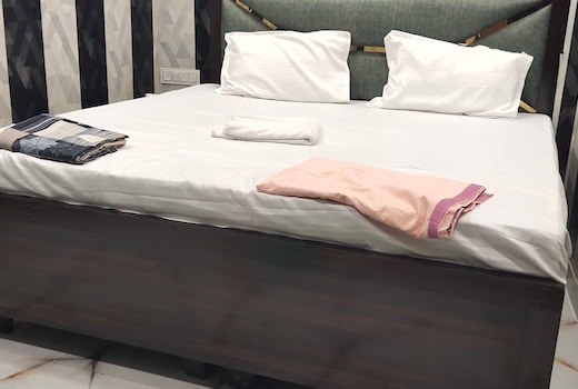 Hotel O Golden Palace Homestay