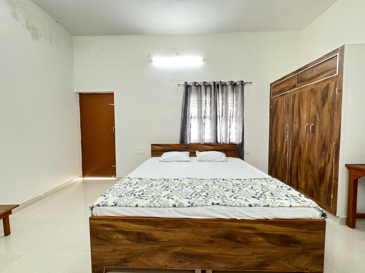 Neehan Homestay Balcony Room (1.5 kms from Ganges) - Tap to explore photos