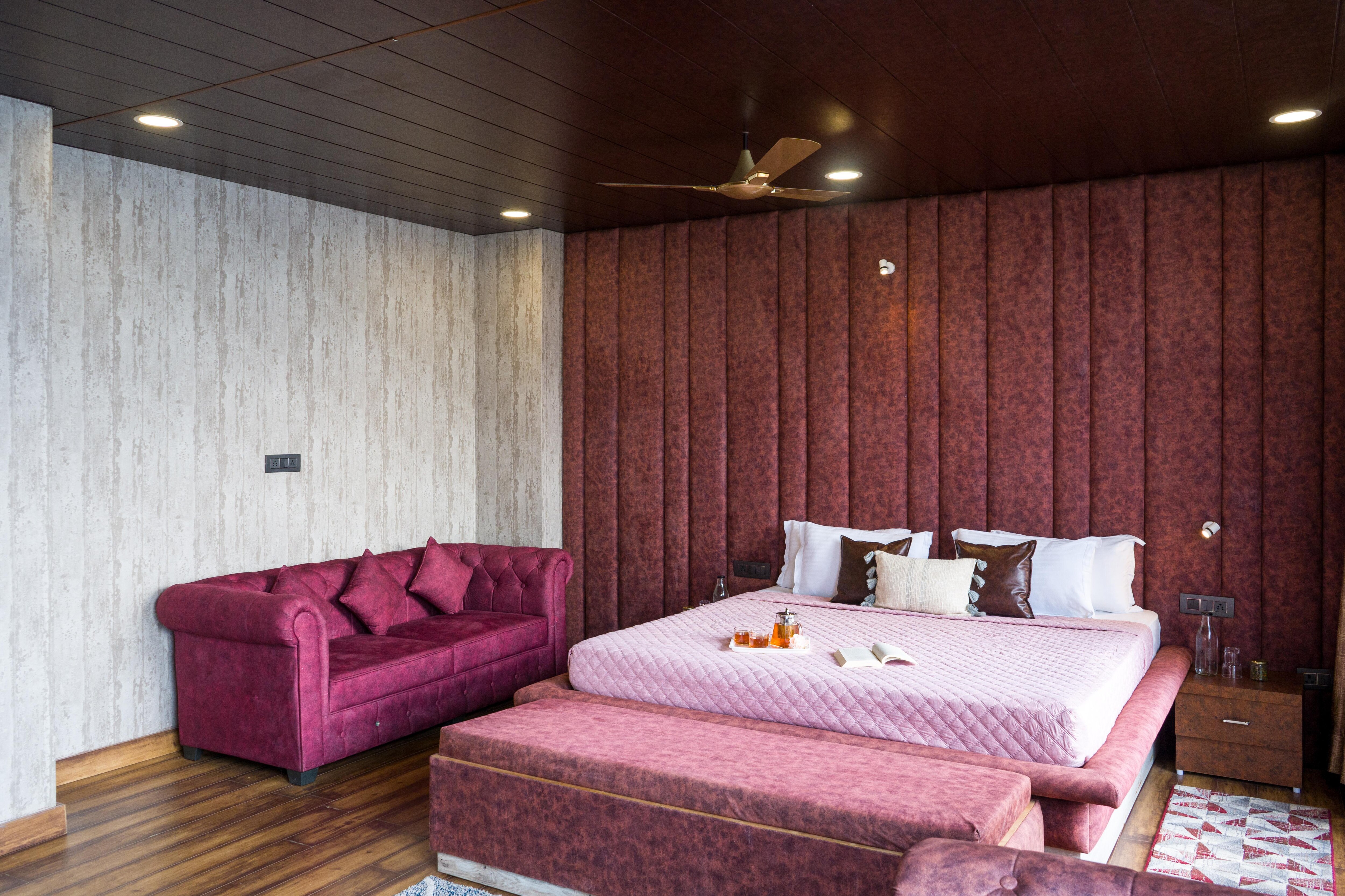 Alaya Stays 3 BHK Apartment with Lift | Sparklyn Lily - Tap to explore photos