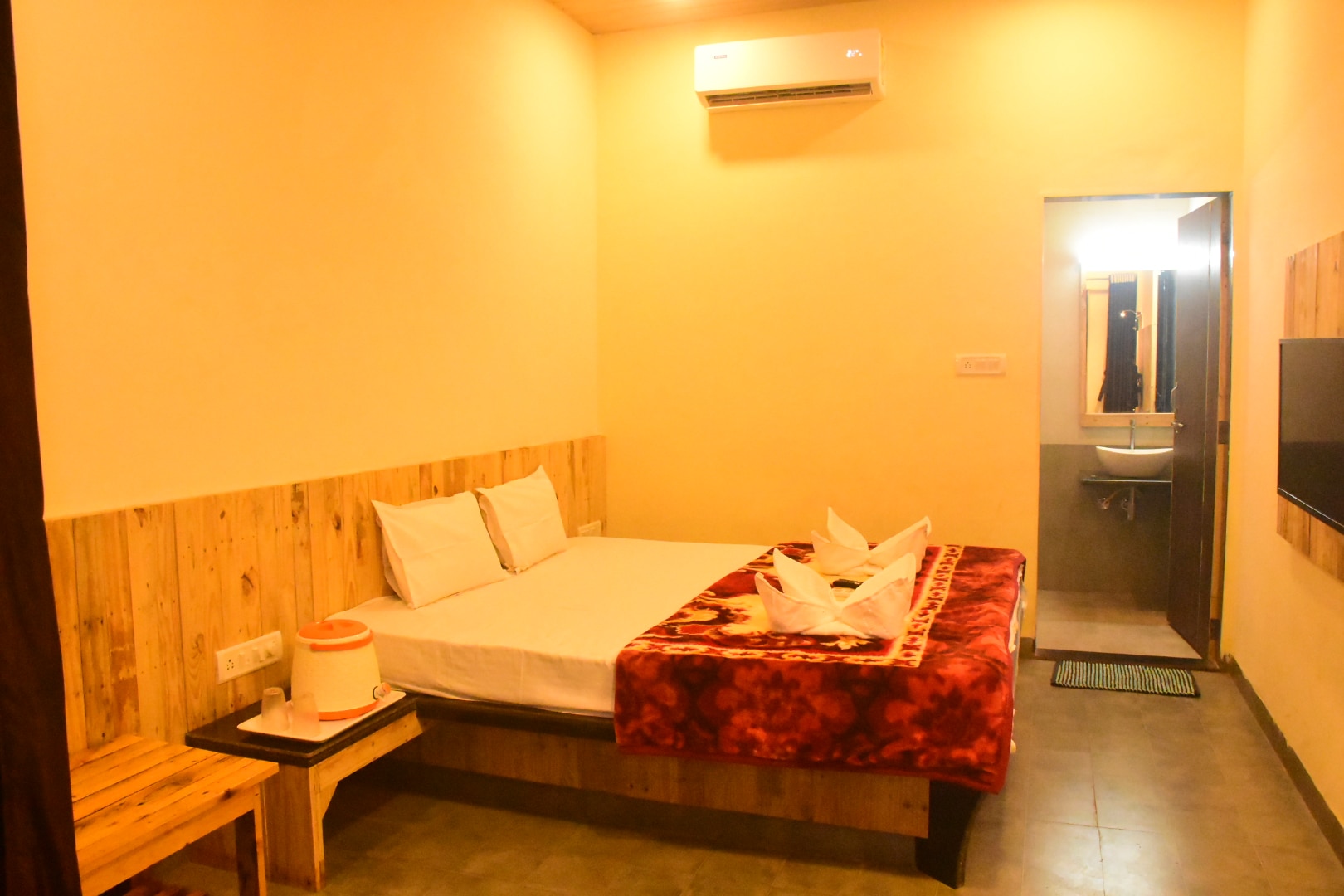 HOTEL PREETI - Tap to explore photos