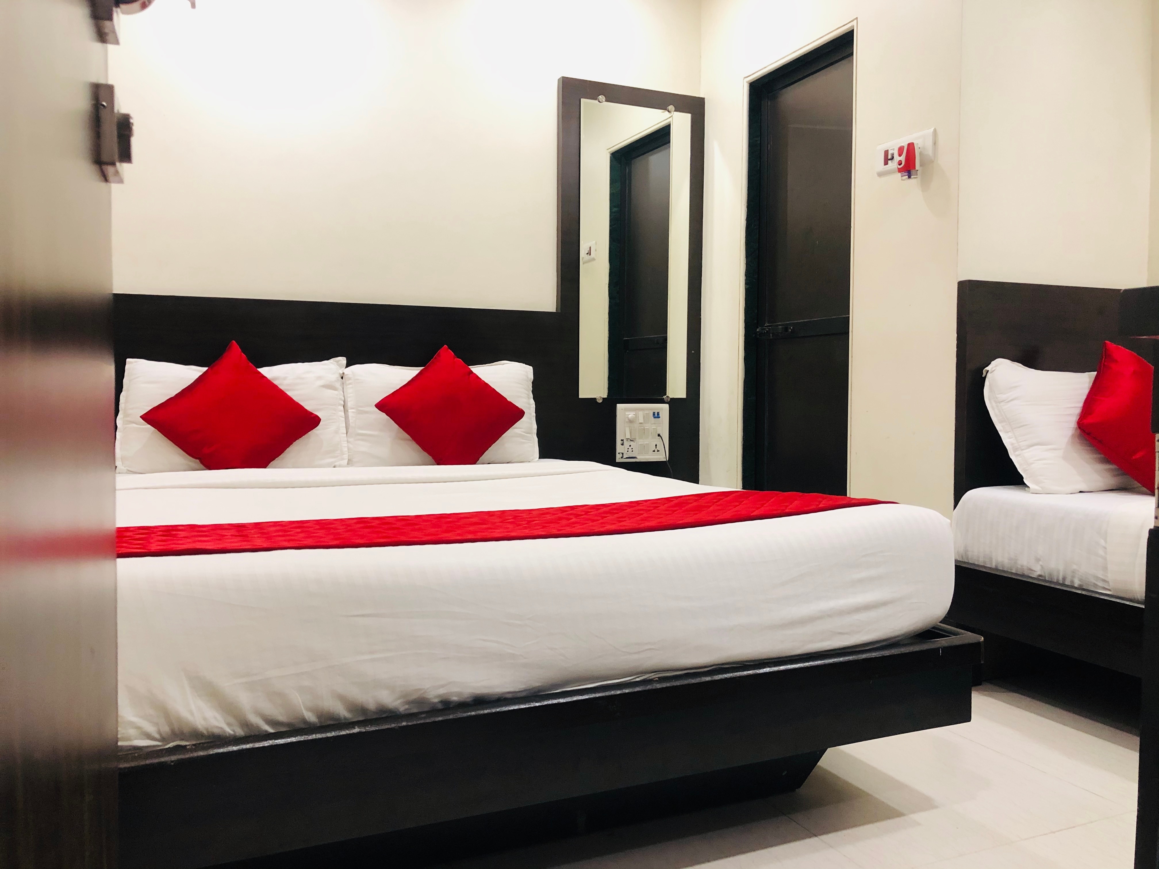 Hotel Guest Inn Residency 4