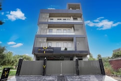 Lime Tree Hotel Y Stays near Greater Noida Expo Mart, Greater Noida