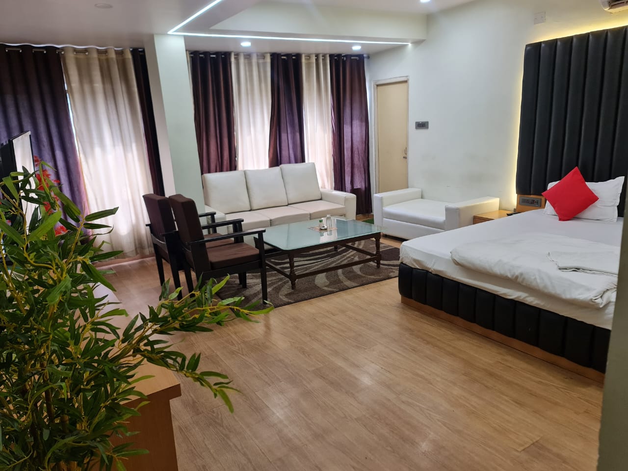 HOTEL PARBATI INTERNATIONAL - Tap to explore photos