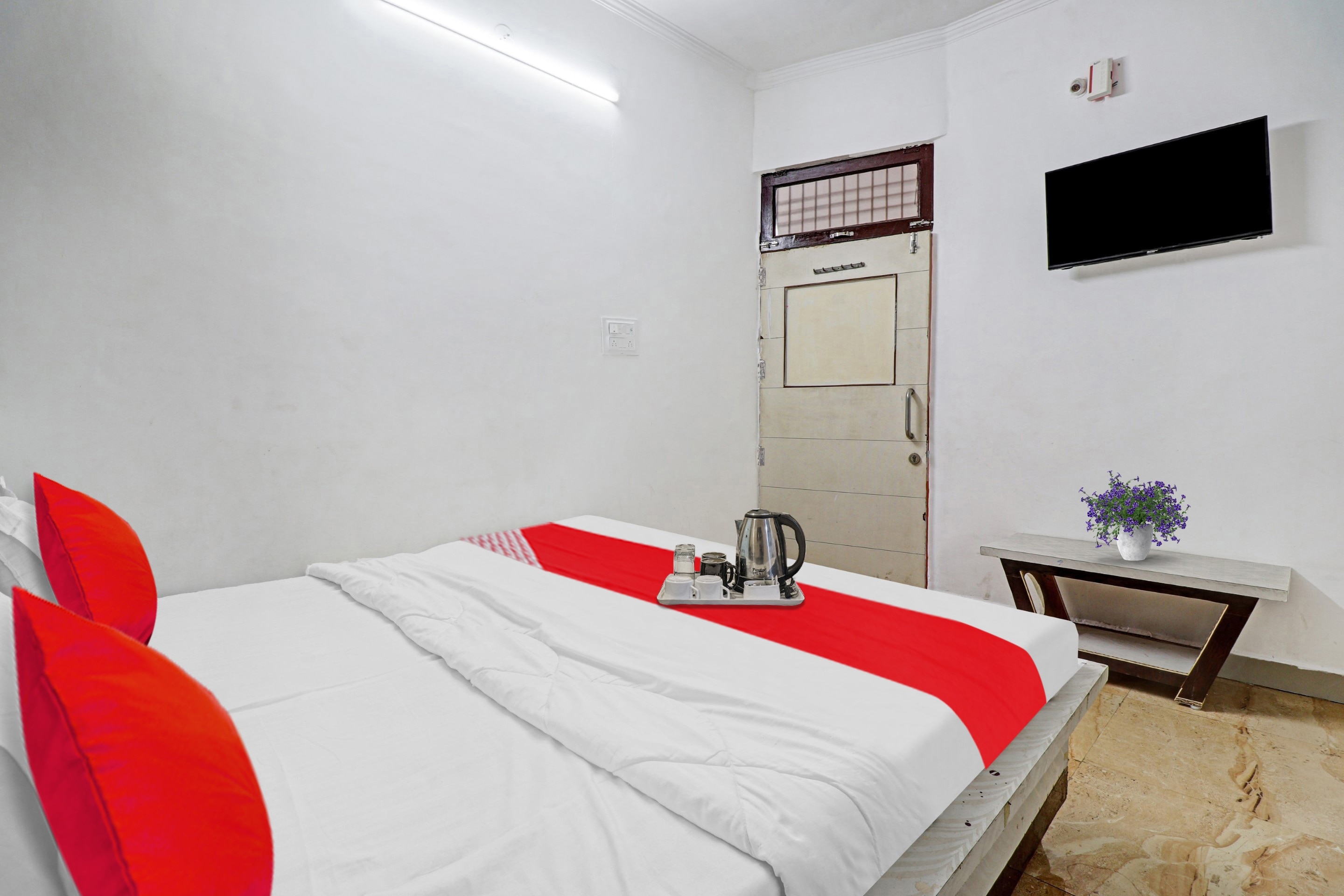 Hotel O Shiv Gwalior Inn - Tap to explore photos