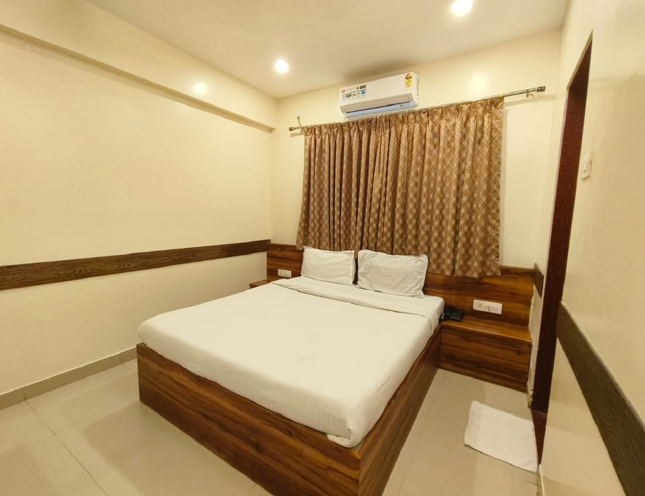 Hotel Relax Inn 5