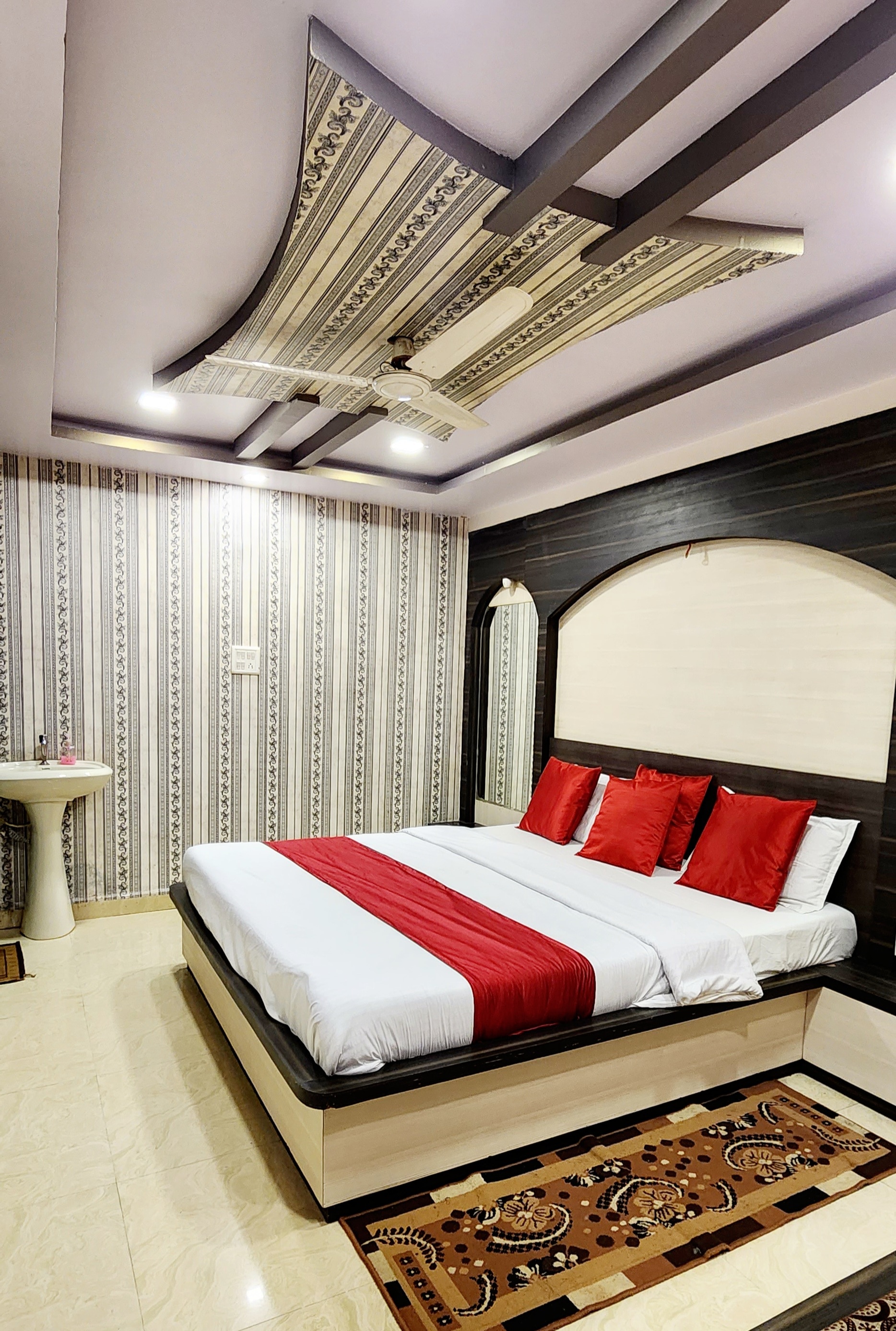 Hotel satpura safari - Tap to explore photos