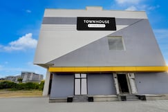 Super Townhouse Guduvancheri Junction Formerly Zafe Commercial, Chennai