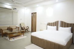 Purple Tree Villa Near Delhi Airport, Delhi