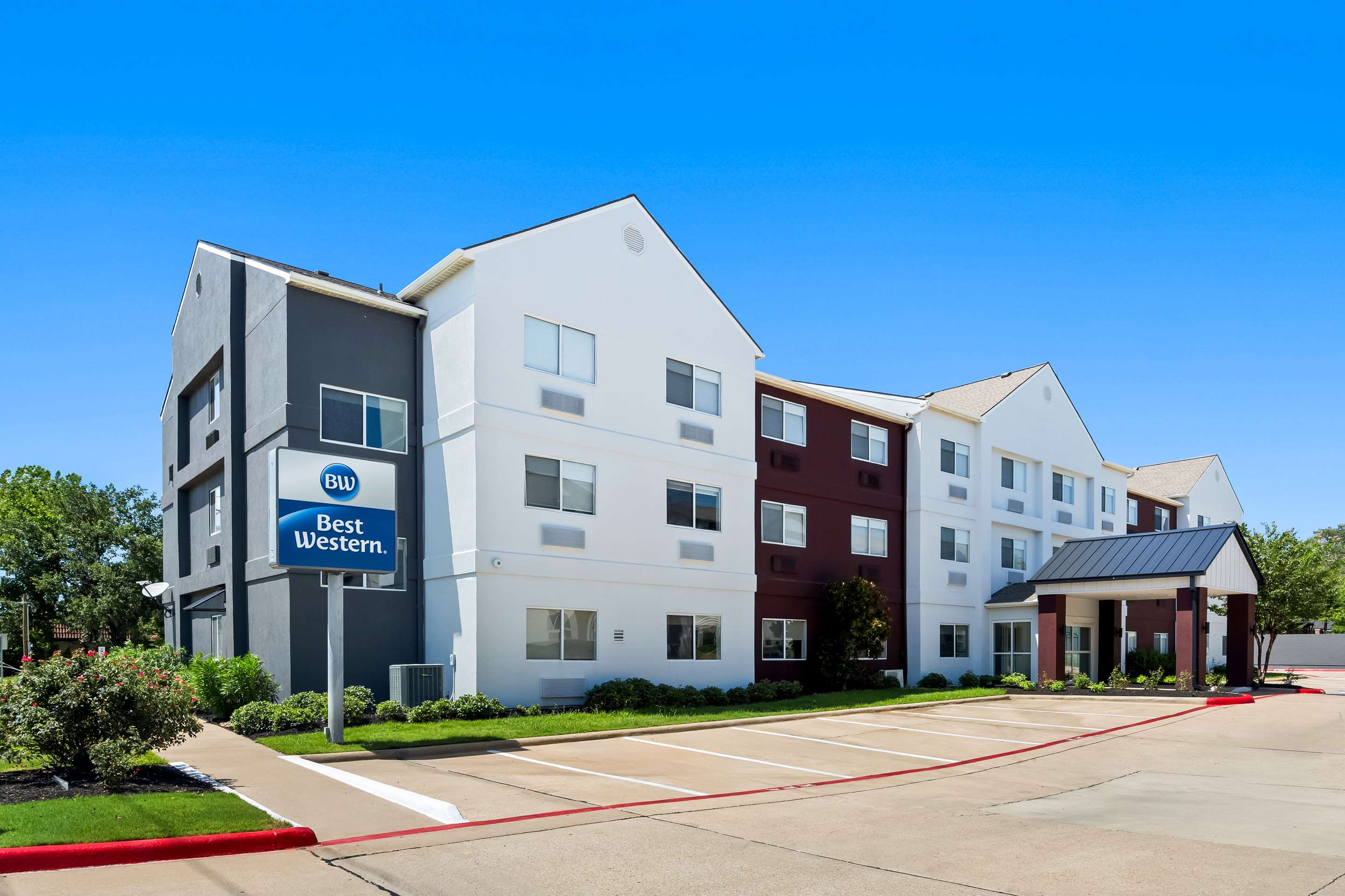 SureStay by Best Western Bryan College Station - Tap to explore photos