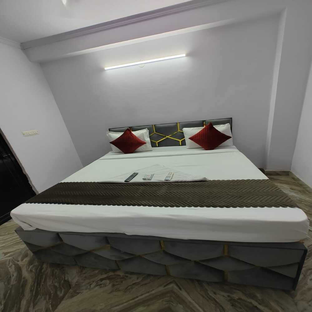 Hotel Diamond Residency - Tap to explore photos