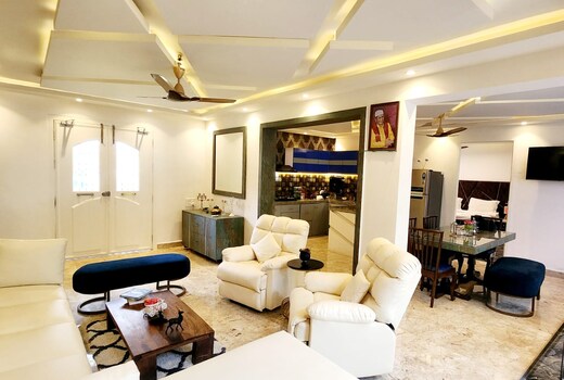Luxurystays: Panache 9, 5-BHK Villa with Private Pool