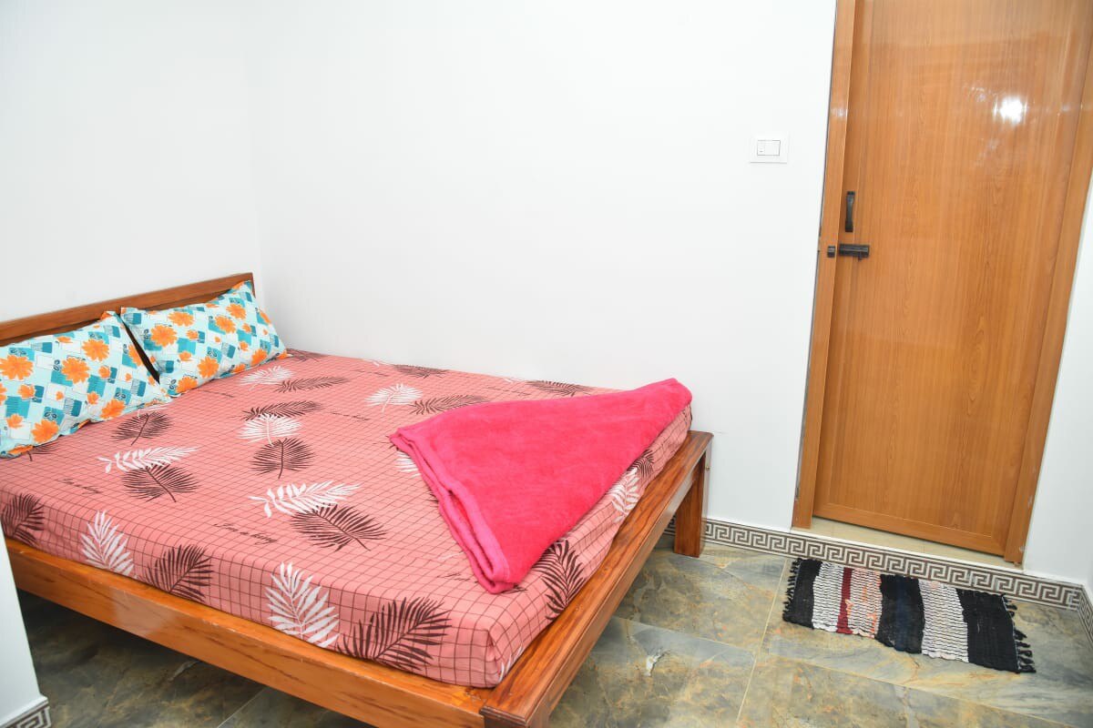 SRI MURUGAN HOMESTAY - Tap to explore photos