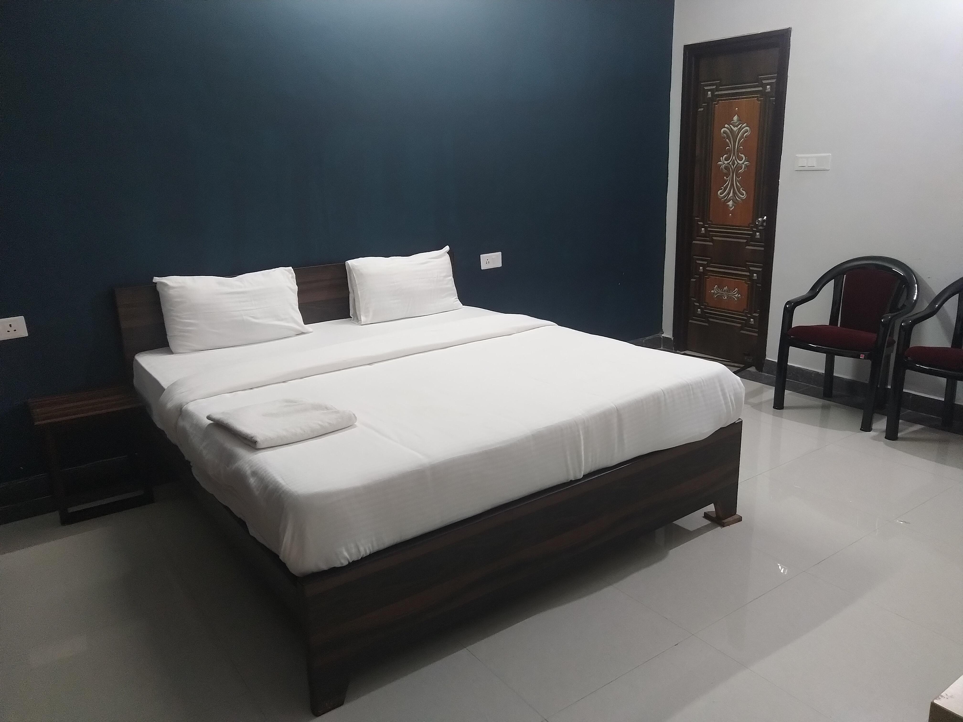 Hotel Sneha Inn - Tap to explore photos