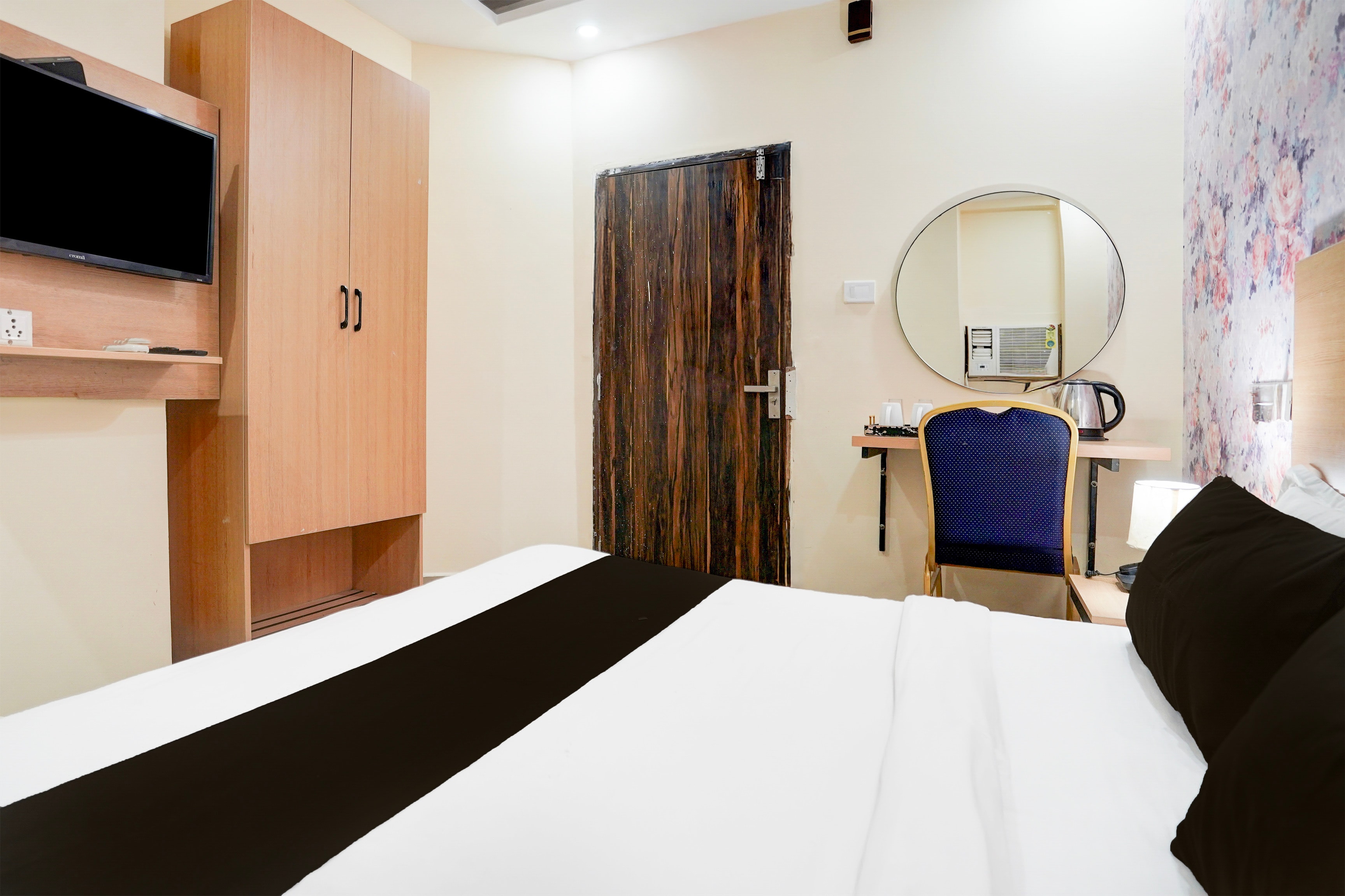 Super Hotel O Civil Lines Prayagraj Formerly Elite Inn - Tap to explore photos