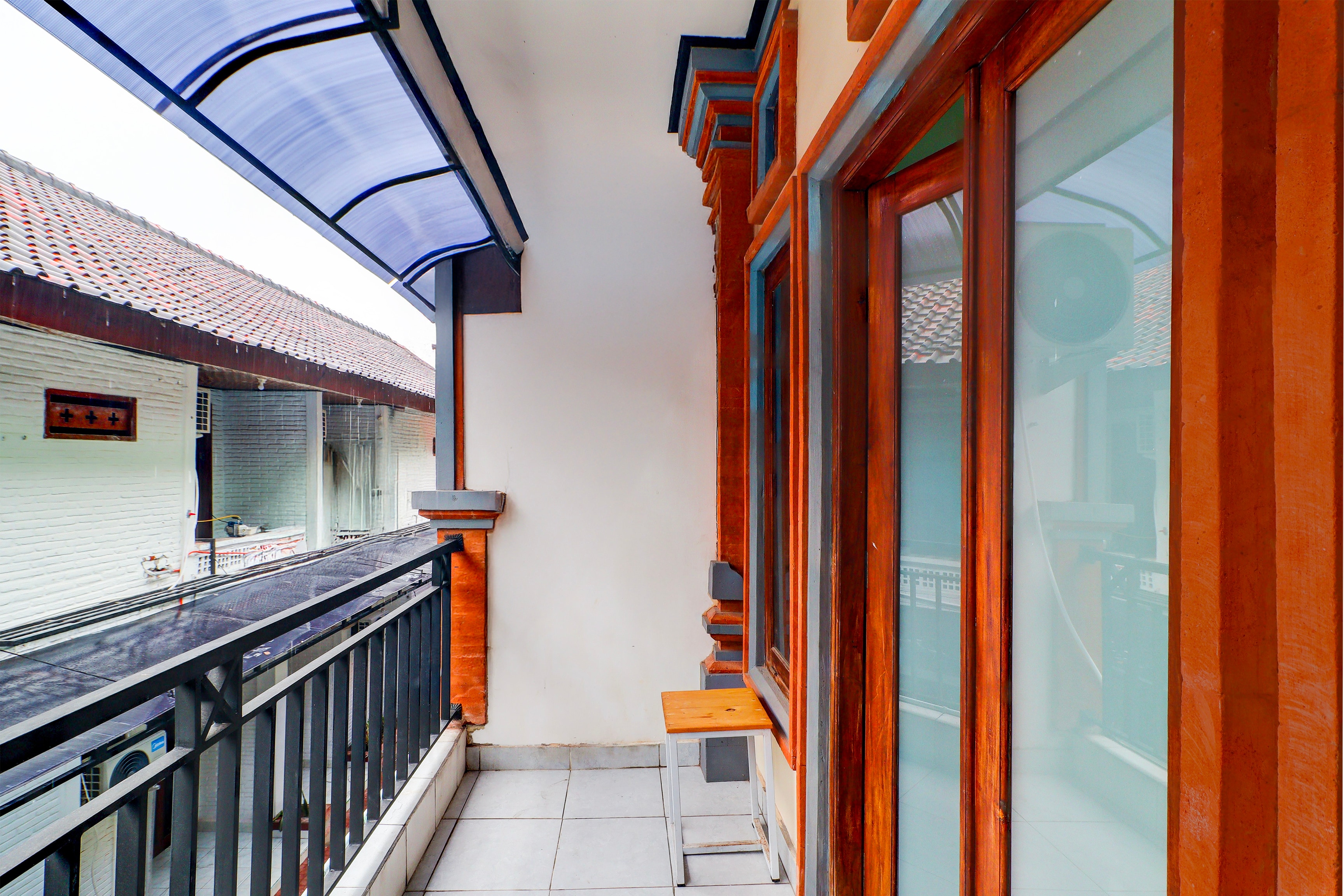 Townhouse Oak Legian Near Legian Beach Formerly Sayang Maha Merta - Tap to explore photos