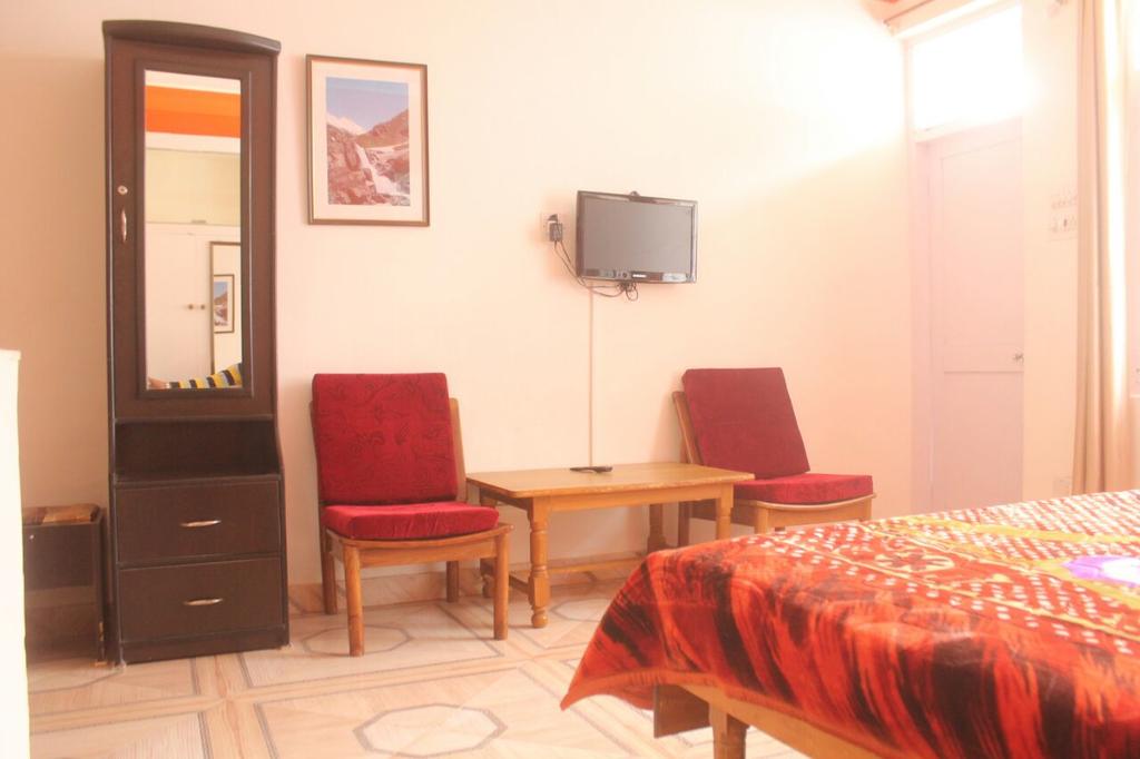 Hotel Ambey Gouri/ Pawan Guest House - Tap to explore photos