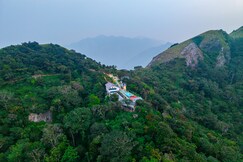 Ninans Hide Out Munnar by VOYE HOMES, Munnar