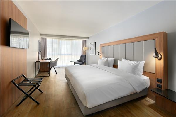 Radisson Blu Hotel, Nice - Tap to explore photos