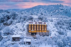 Snow White Resort - Central Heating - Breathtaking Moutain & River Views, मनाली