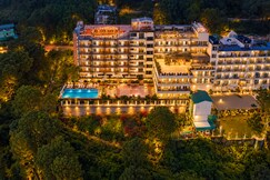 Hotel Ravine Palace, Lansdowne
