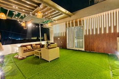 Skycrest 2BHK Apt w Private Terrace, Delhi